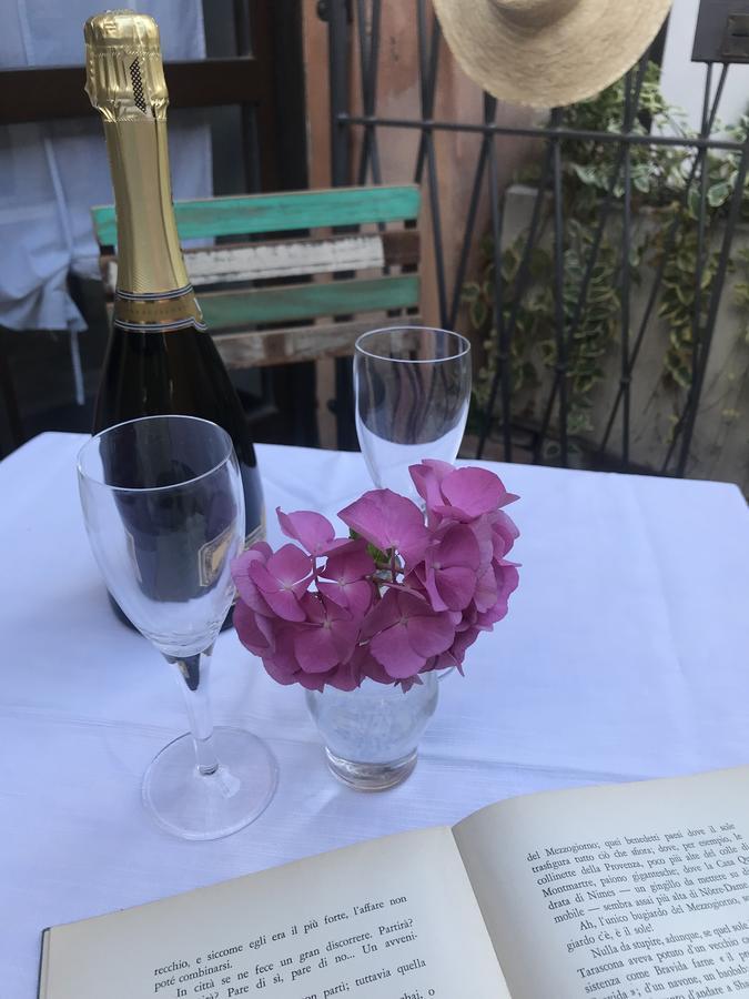 לינה וארוחת בוקר איסאו Il Giardino Segreto מראה חיצוני תמונה
